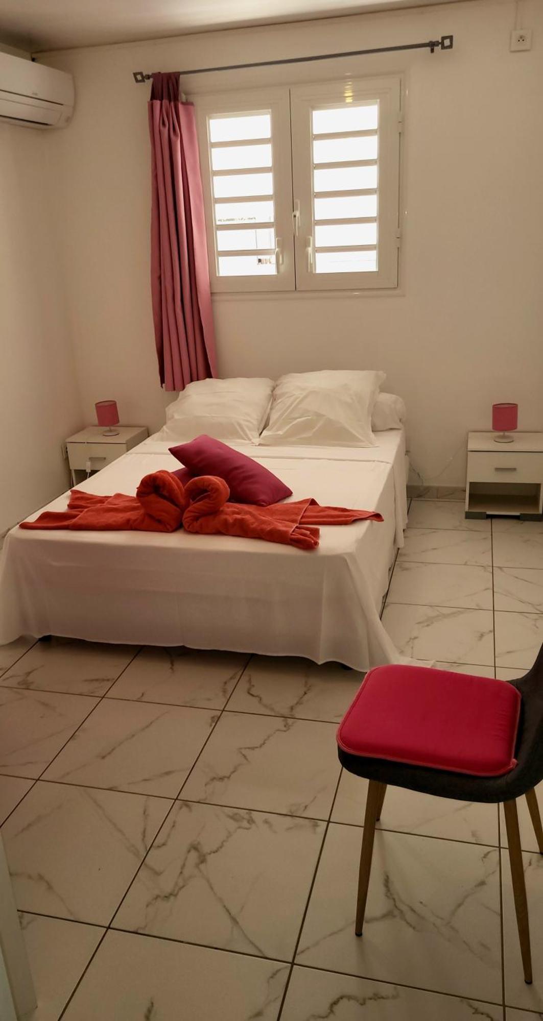 Maison Indep, Spa, Mer, Jardin, Bien-Etre เลส์ทรัวส์-ซีเลต์ ภายนอก รูปภาพ
